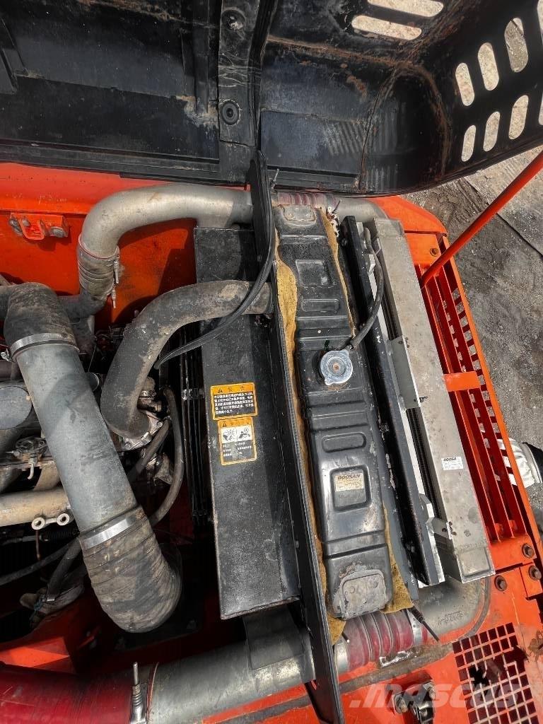 Doosan DH 225 LC-7 حفارات زحافة