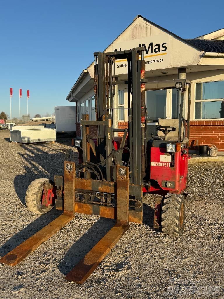 Moffett M4 25.3 شاحنات الديزل