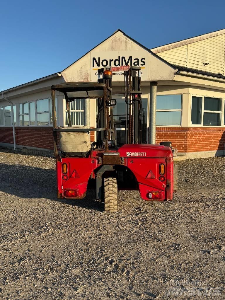 Moffett M4 25.3 شاحنات الديزل