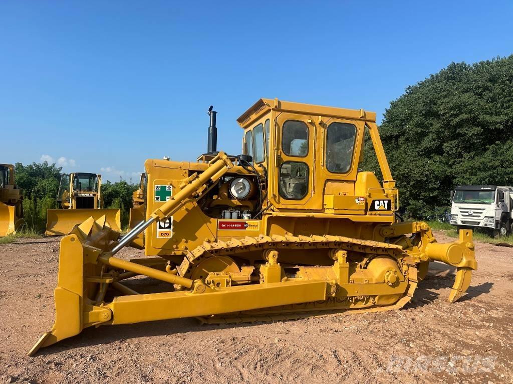 CAT D7G بلدوزرات مجنزرة