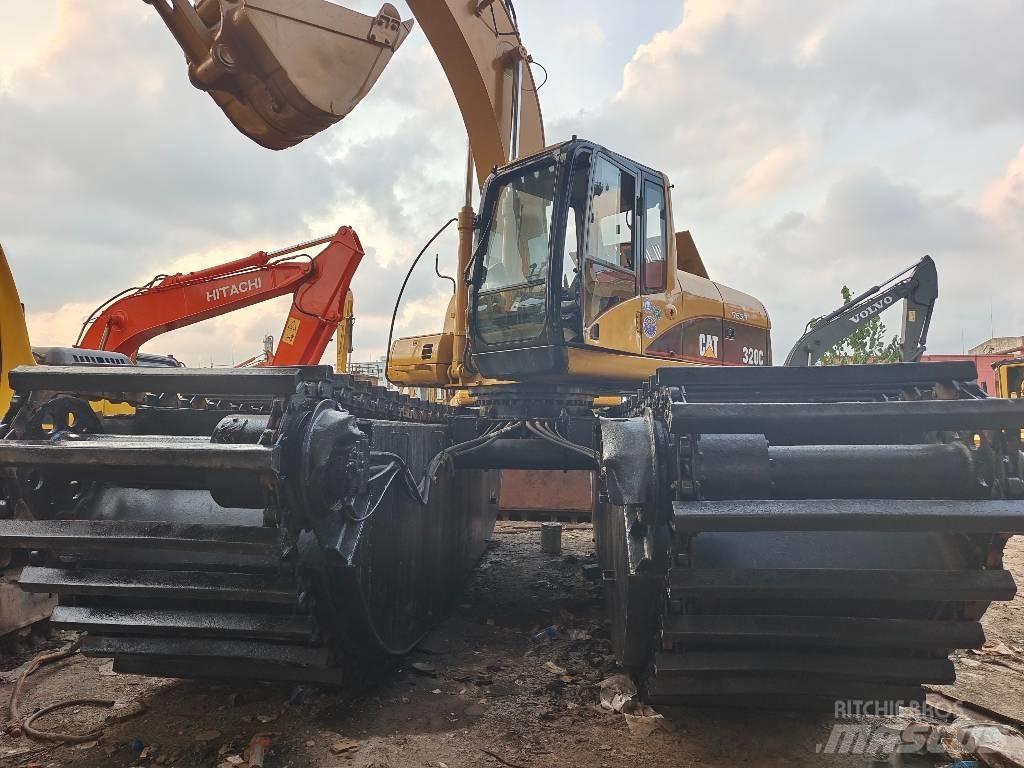 CAT 320 C حفارات زحافة