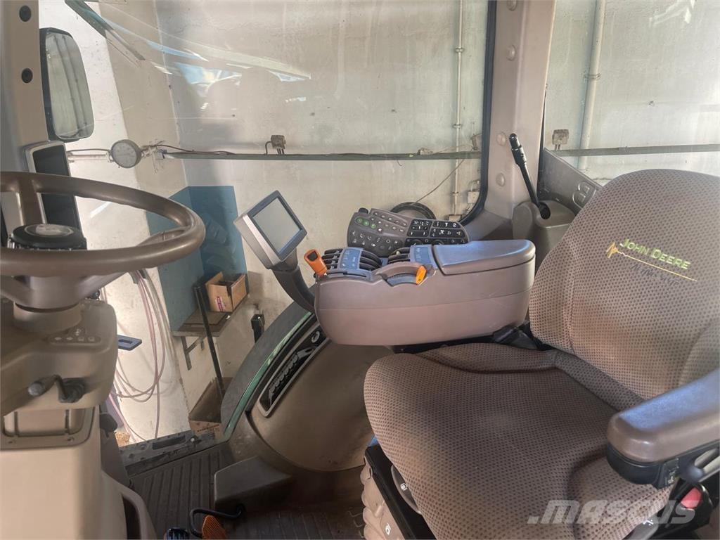 John Deere 7230 R الجرارات