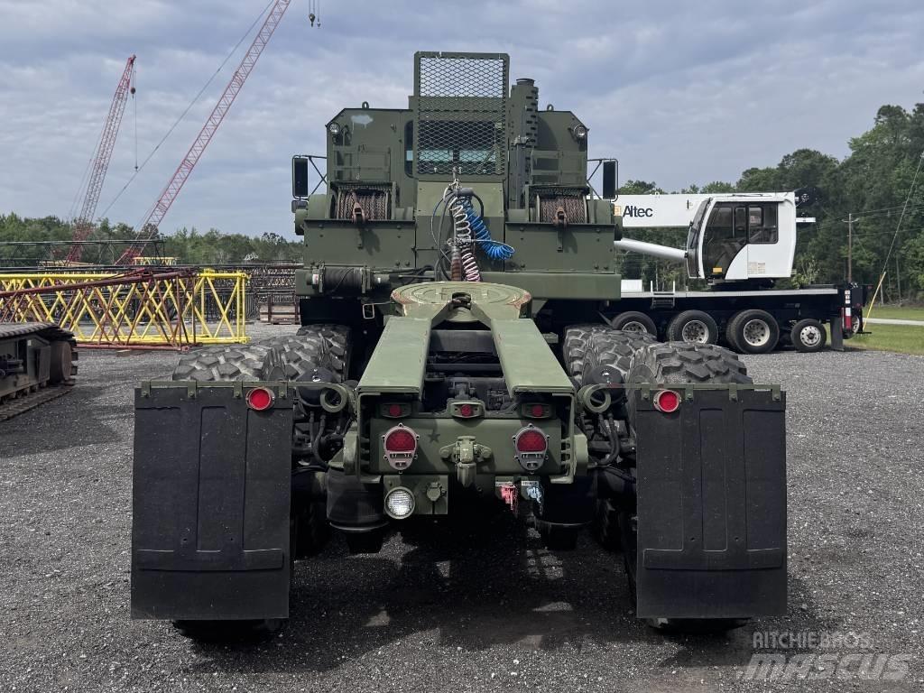 Oshkosh M1070 وحدات الجر