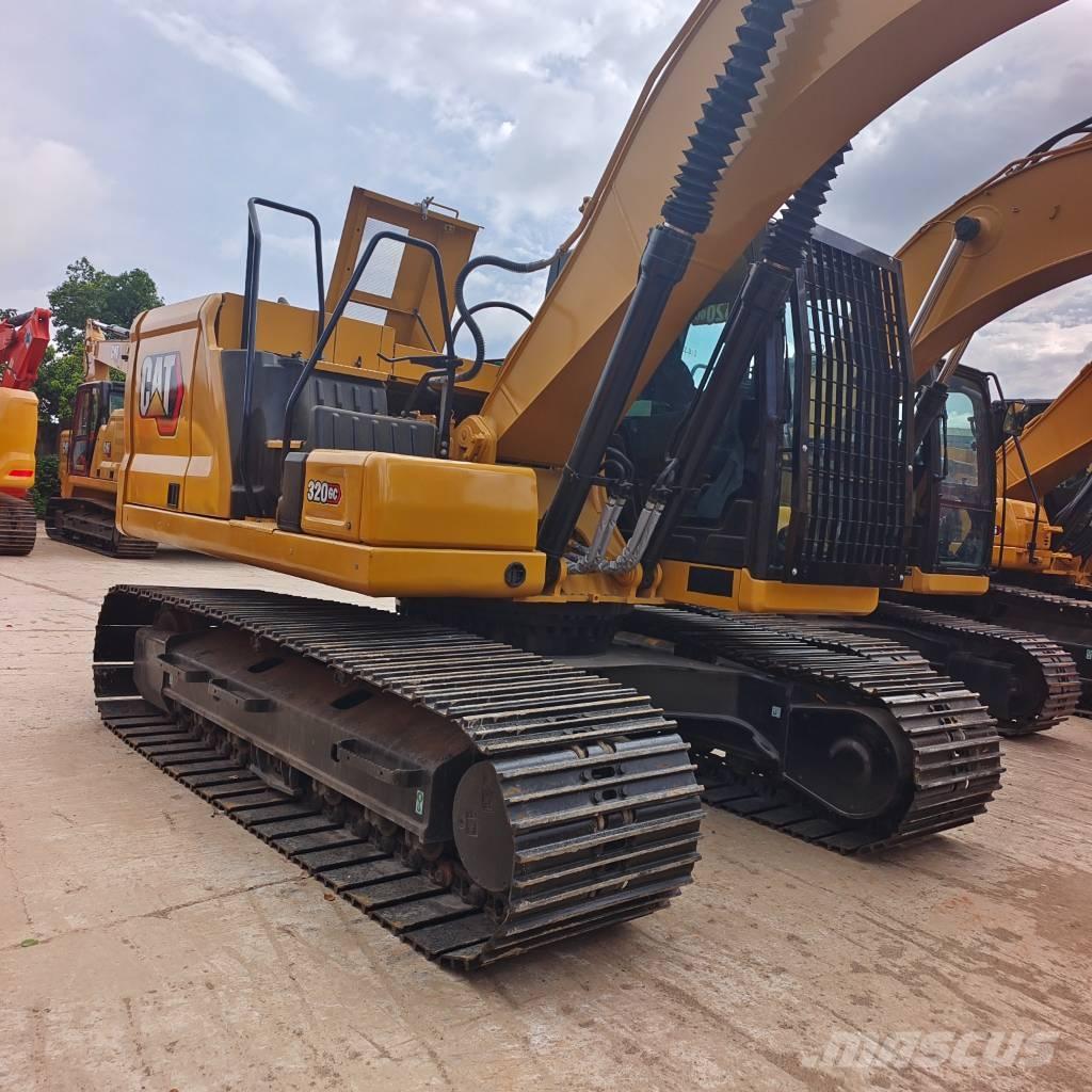 CAT 320 GC حفارات زحافة