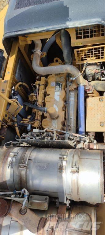 CAT 336 F L حفارات زحافة
