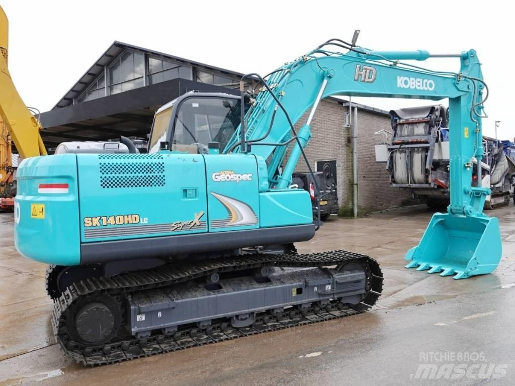 Kobelco SK 140 حفارات زحافة