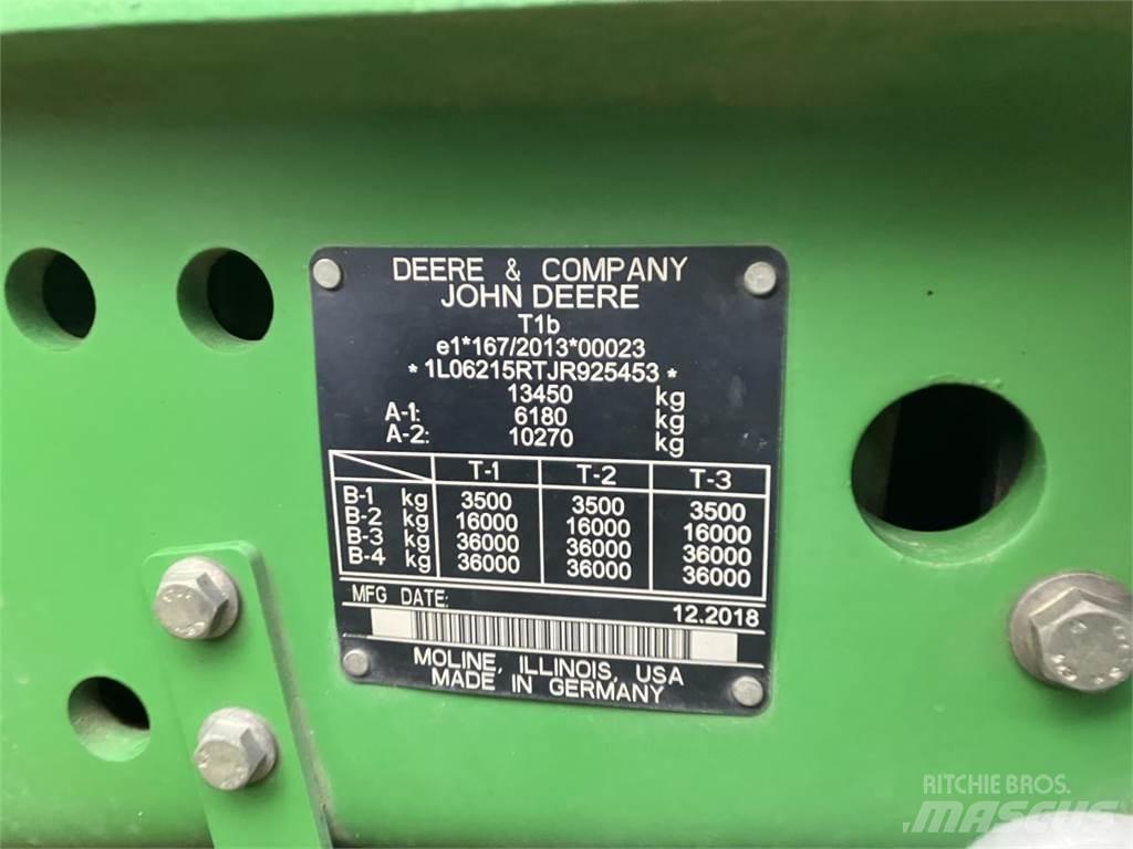 John Deere 6215R الجرارات