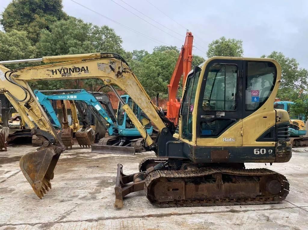 Hyundai R60-9 حفارات زحافة