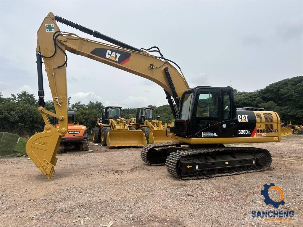 CAT 320 D حفارات زحافة
