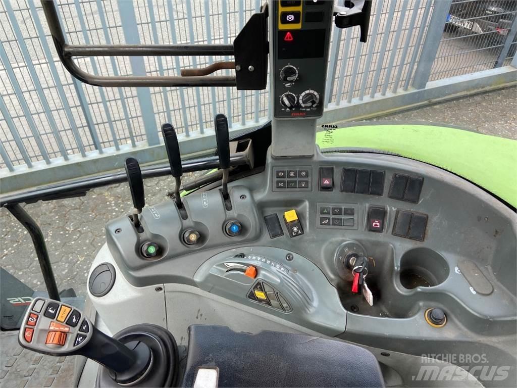 CLAAS Arion 440 الجرارات