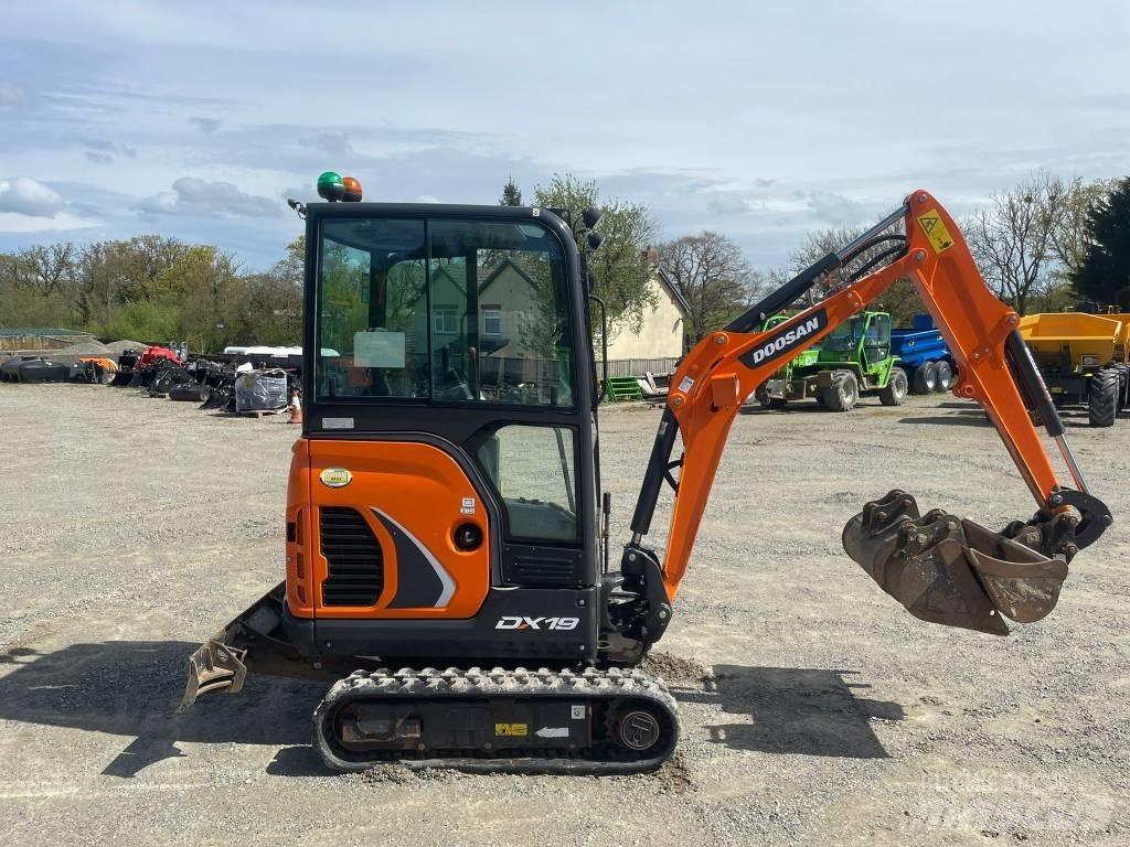 Doosan DX 19 حفارات صغيرة أقل من 7 طن (حفارات صغيرة)