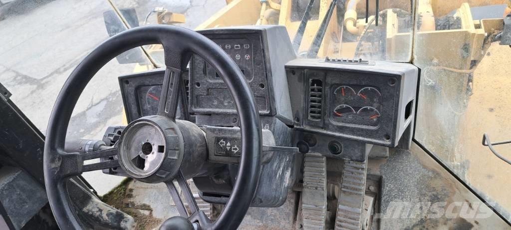 CAT 950 G لوادر بعجل