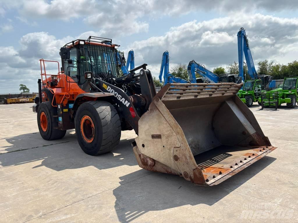 Doosan DL 300-5 لوادر بعجل