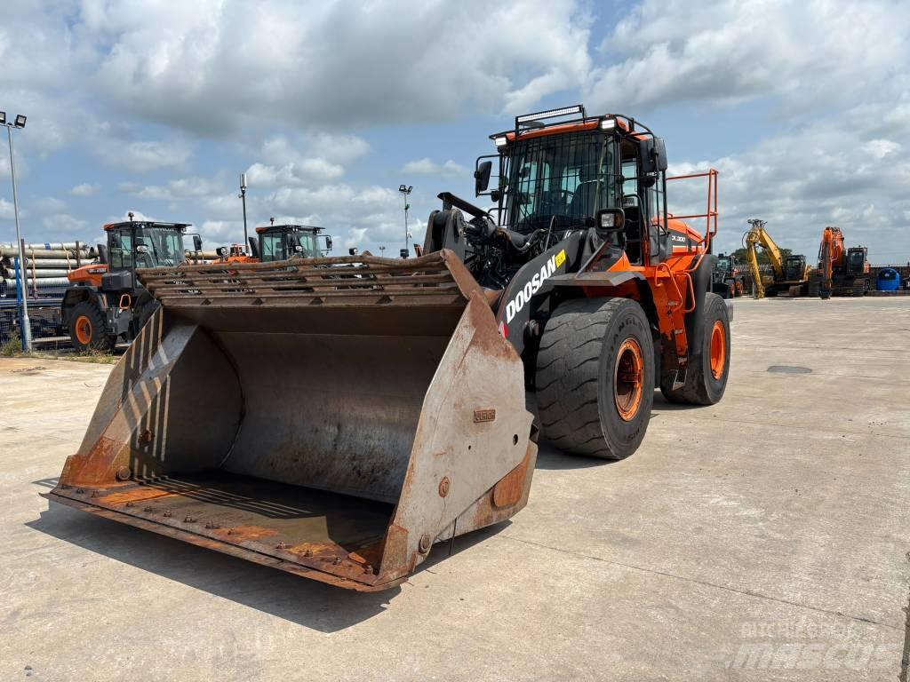 Doosan DL 300-5 لوادر بعجل