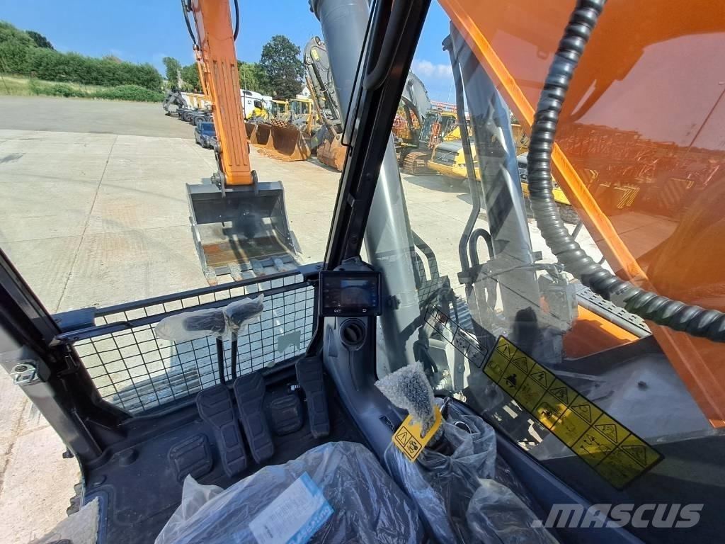 Doosan DX 530 LC-7 M حفارات زحافة