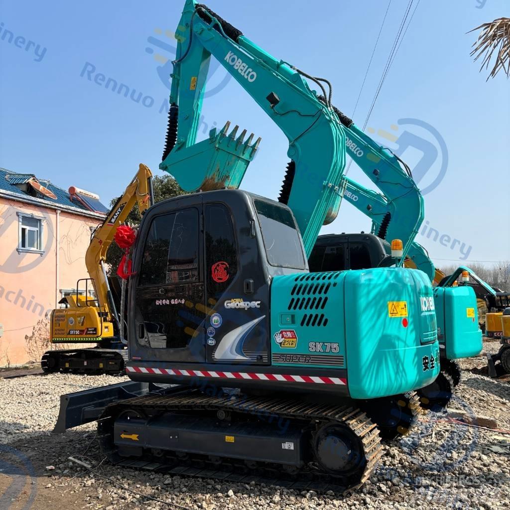 Kobelco SK75 حفارات زحافة