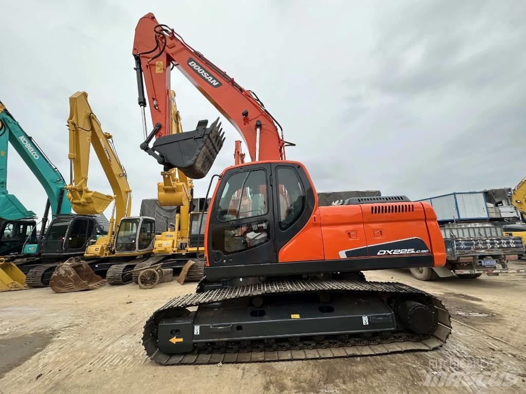 Doosan DX225LC-9C حفارات زحافة
