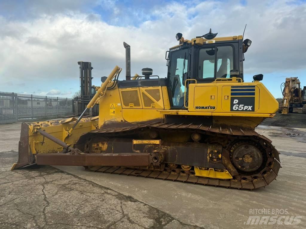 Komatsu D 65 PX-18 بلدوزرات مجنزرة