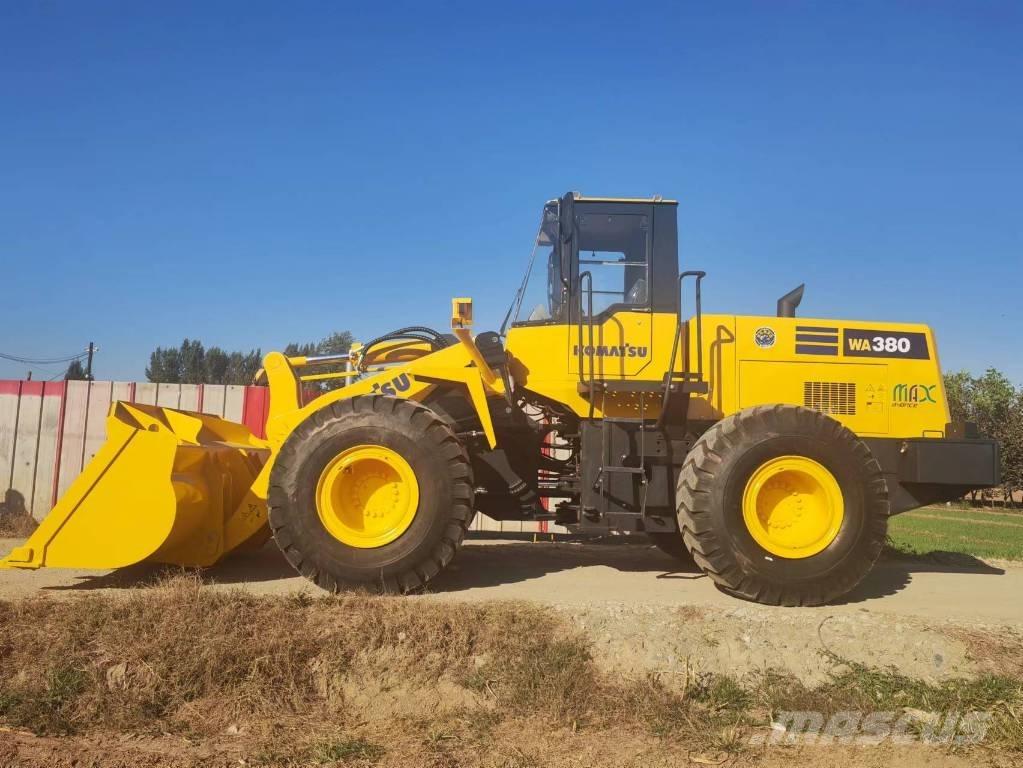 Komatsu WA 320 لوادر بعجل