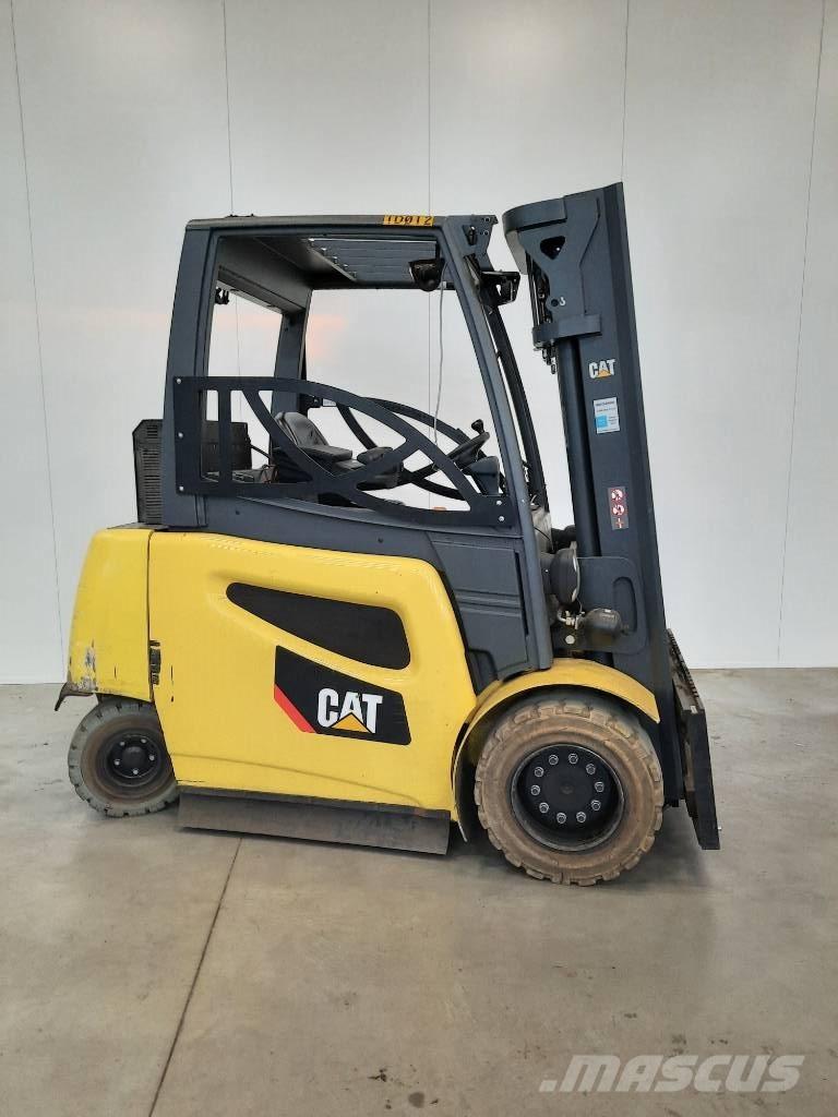 CAT EP45C شاحنات ذات رافعات شوكية تعمل بالكهرباء