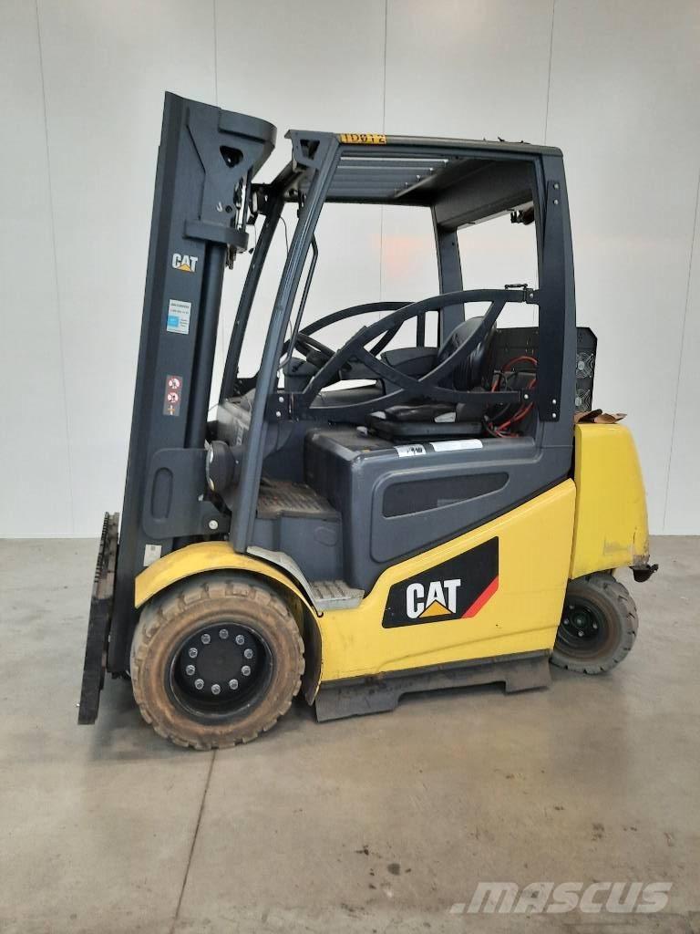 CAT EP45C شاحنات ذات رافعات شوكية تعمل بالكهرباء