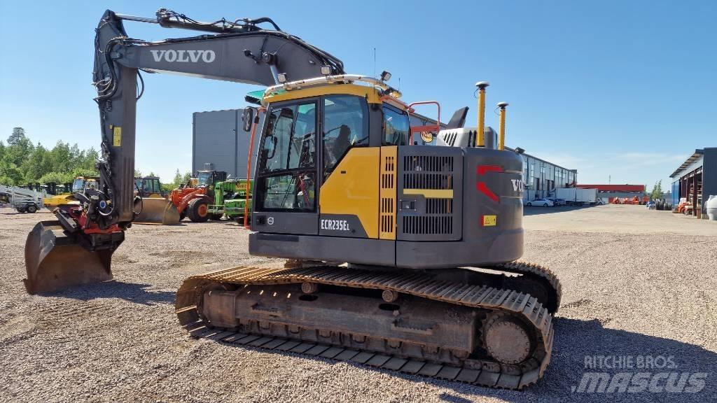 Volvo ECR235EL حفارات زحافة