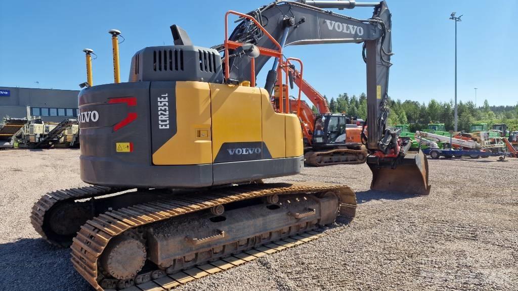 Volvo ECR235EL حفارات زحافة