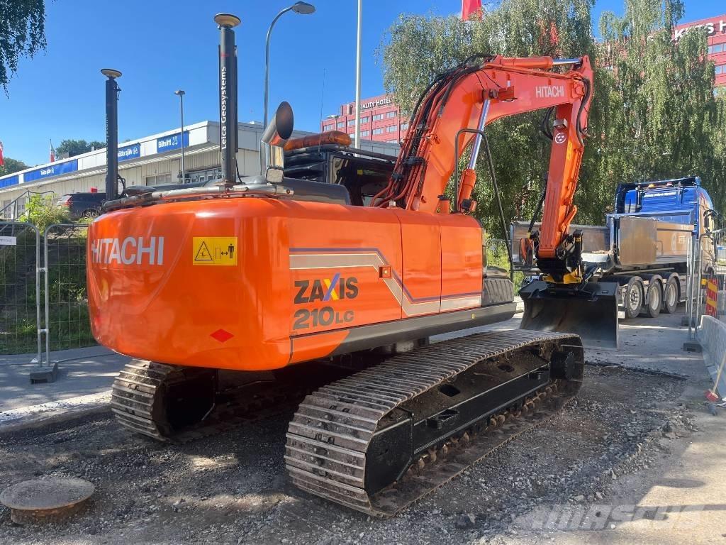 Hitachi ZX 210 حفارات زحافة