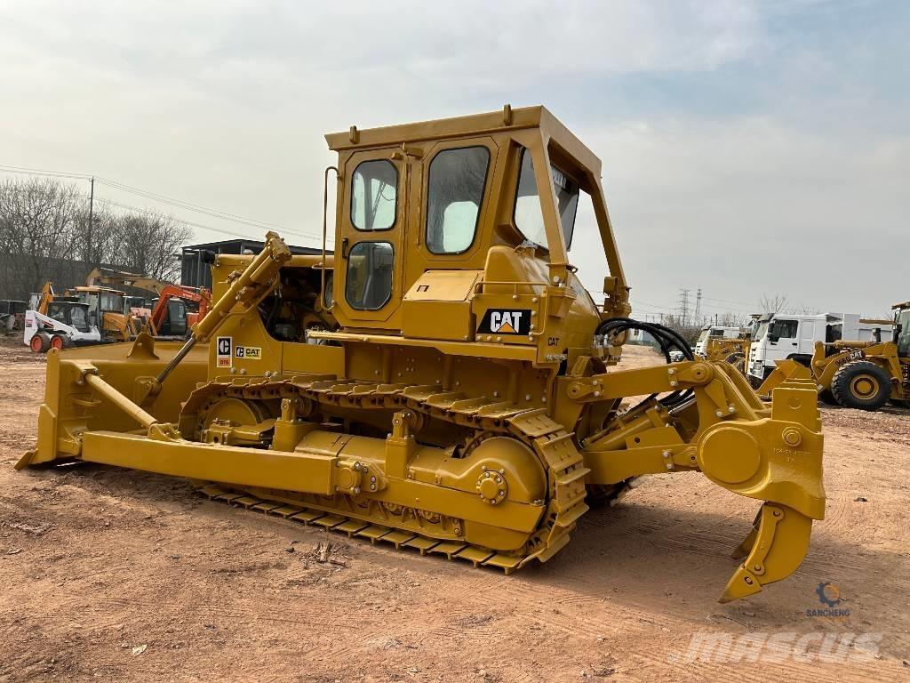 CAT D 7 G بلدوزرات مجنزرة