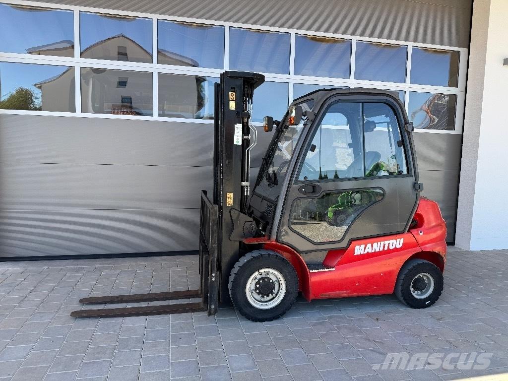 Manitou MI 25 شاحنات الديزل