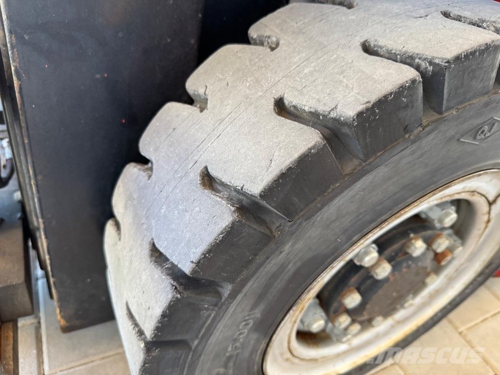 Manitou MI 25 شاحنات الديزل