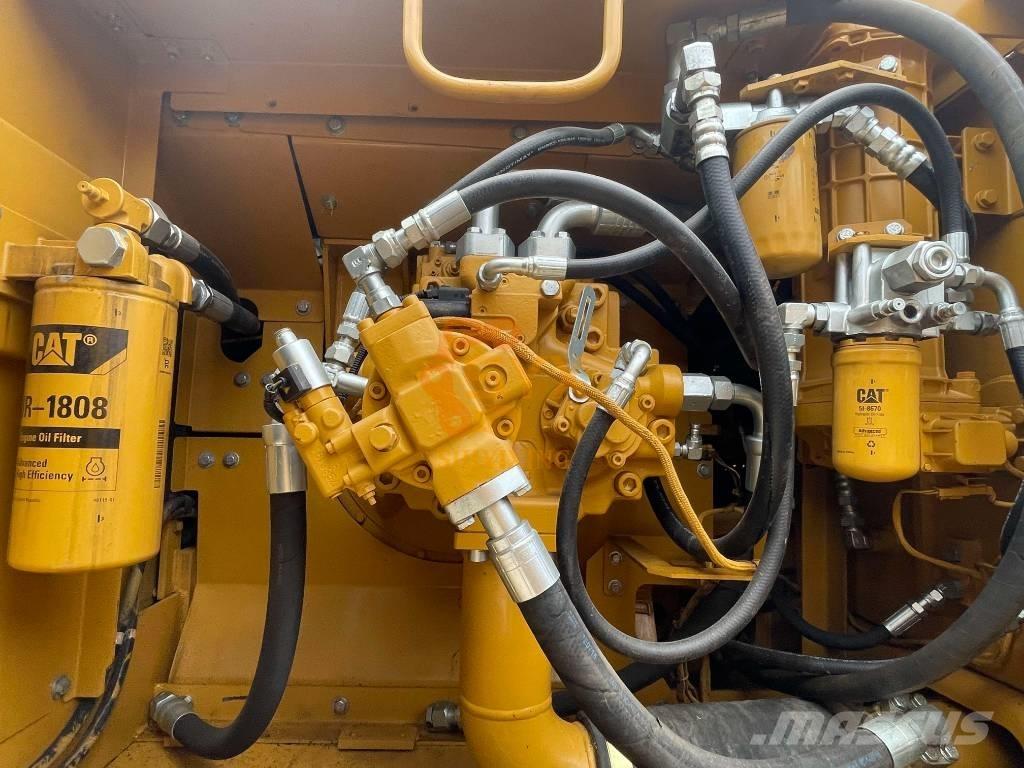 CAT 336 D2 حفارات زحافة