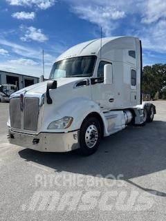 Kenworth T680 وحدات الجر