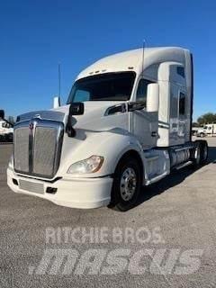 Kenworth T680 وحدات الجر