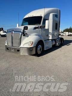 Kenworth T680 وحدات الجر