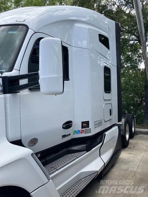 Kenworth T680 وحدات الجر