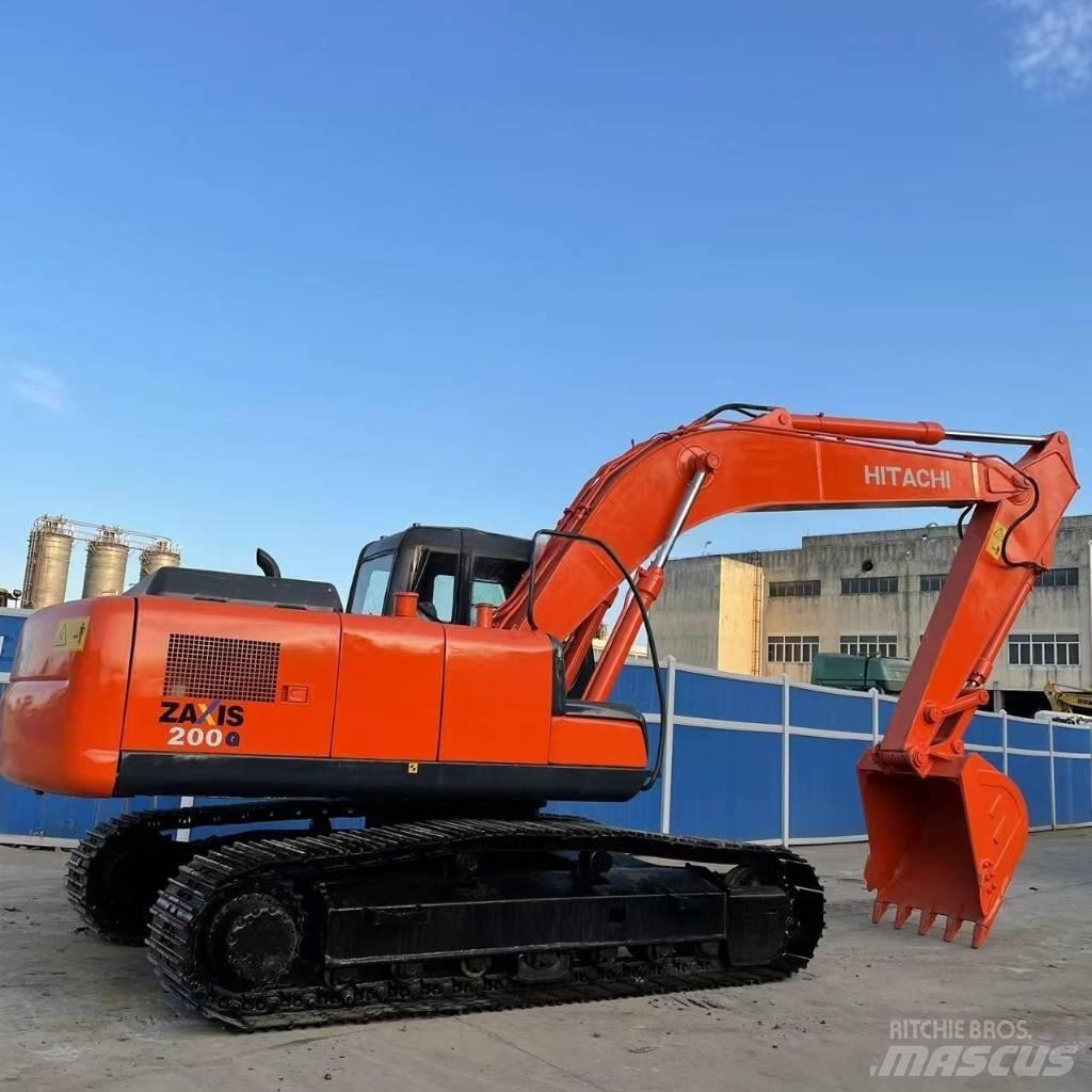 Hitachi ZX200 حفارات زحافة