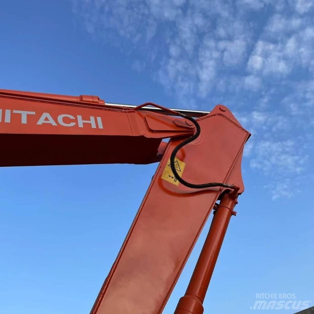 Hitachi ZX200 حفارات زحافة