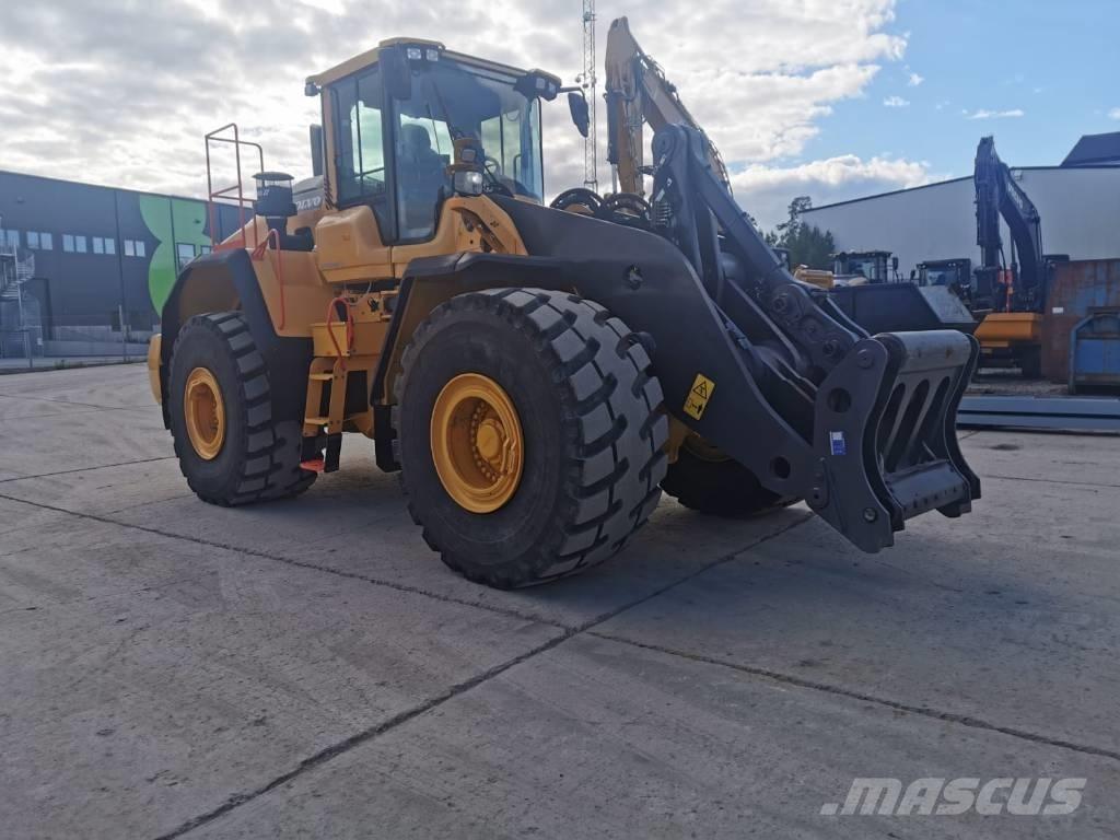 Volvo L 220 H لوادر بعجل