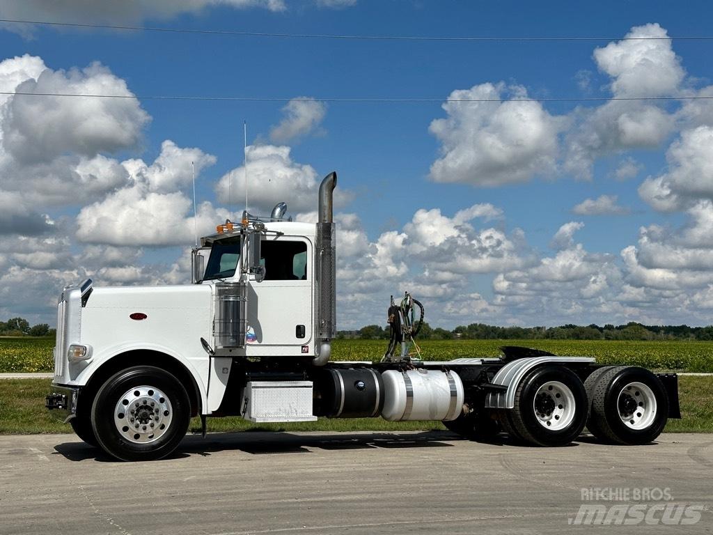 Peterbilt 388 وحدات الجر