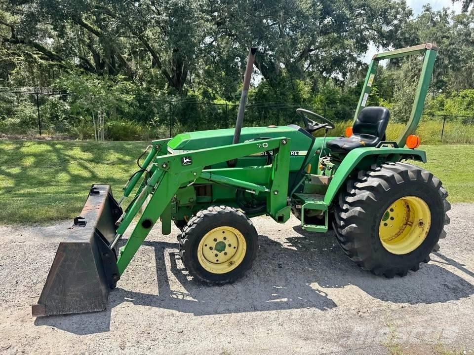 John Deere 790 الجرارات