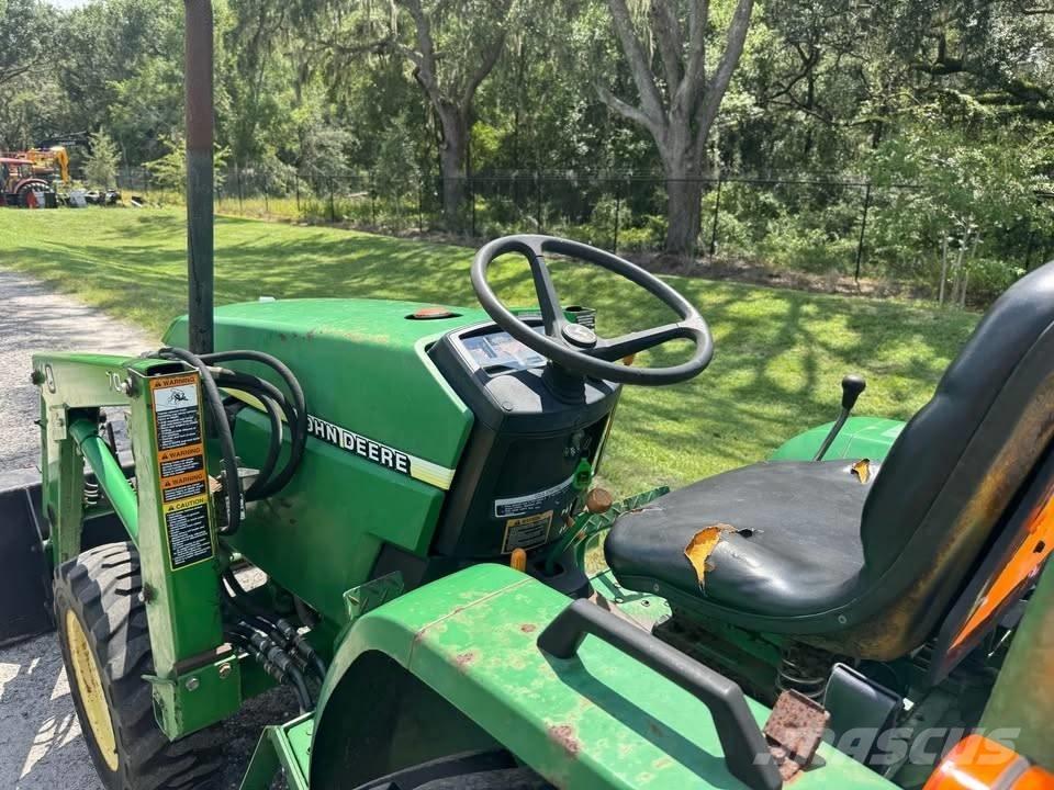 John Deere 790 الجرارات