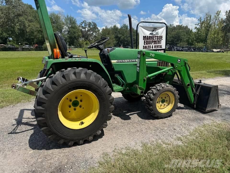 John Deere 790 الجرارات