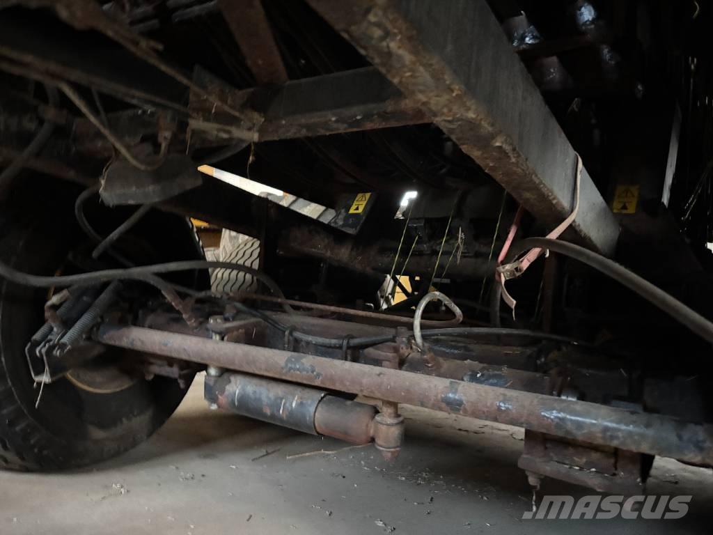 New Holland BB 940 محزمات مربعة