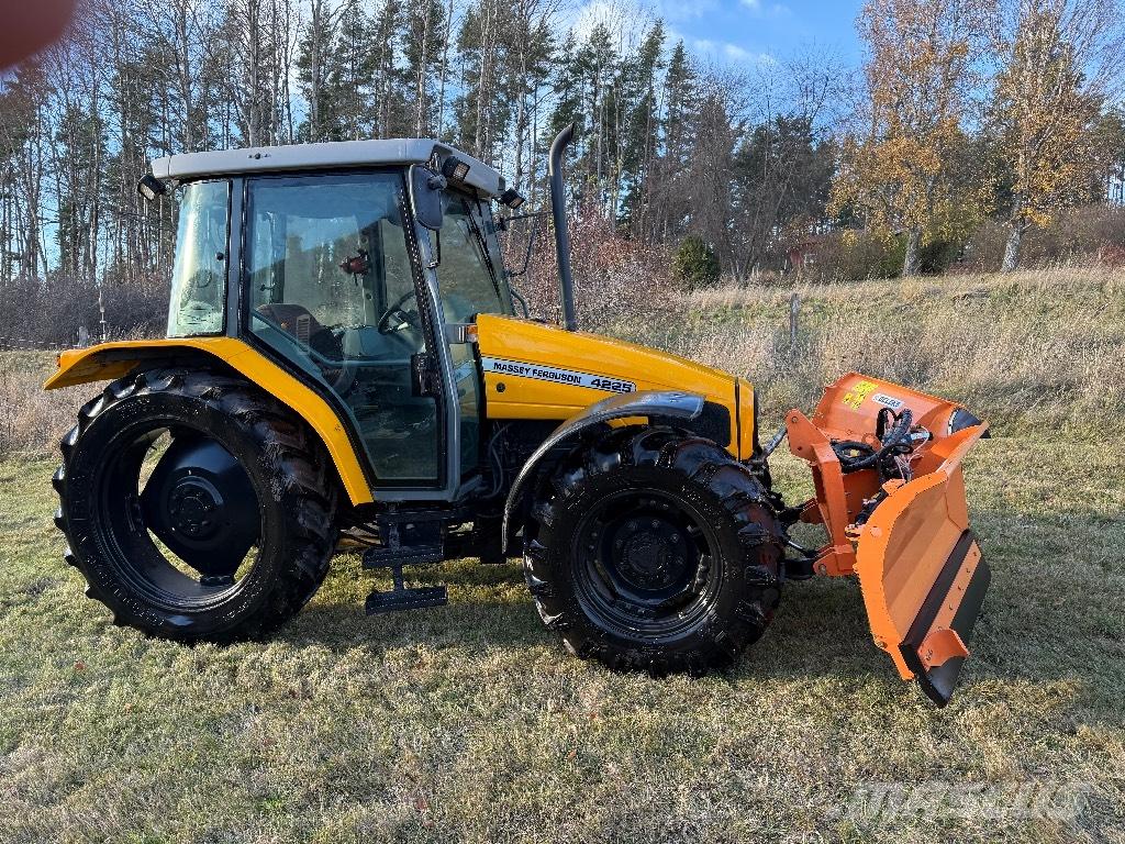 Massey Ferguson 4225 الجرارات