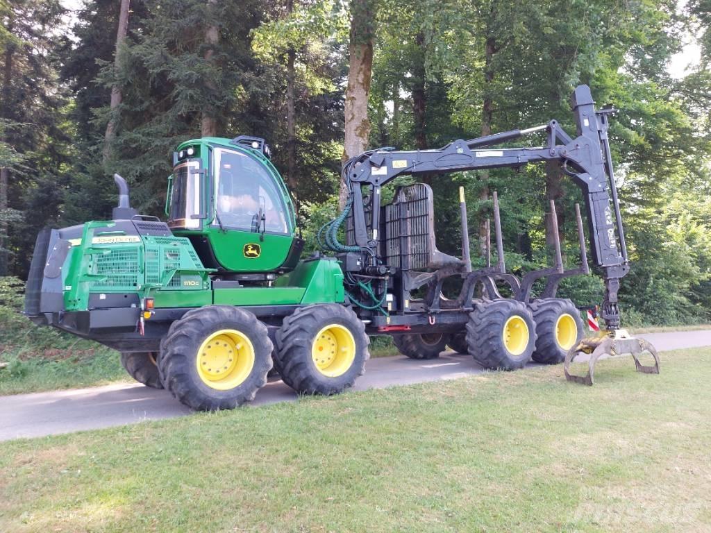 John Deere 1110G شاحنات