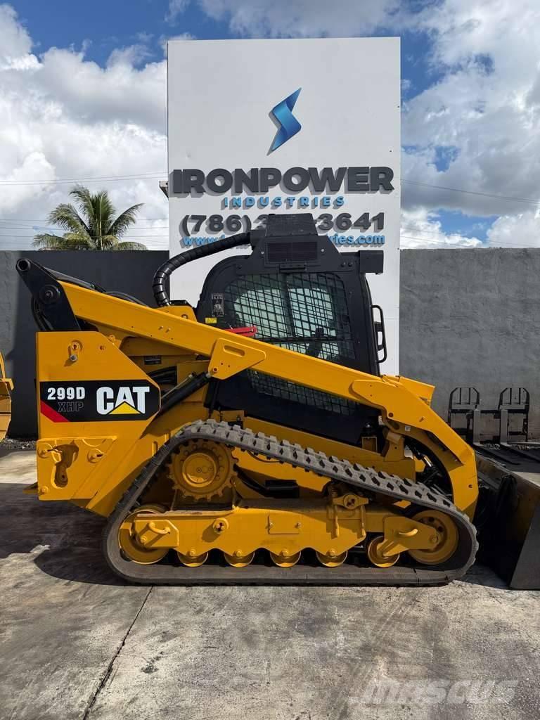 CAT 299 D XHP لوادر انزلاقية التوجيه