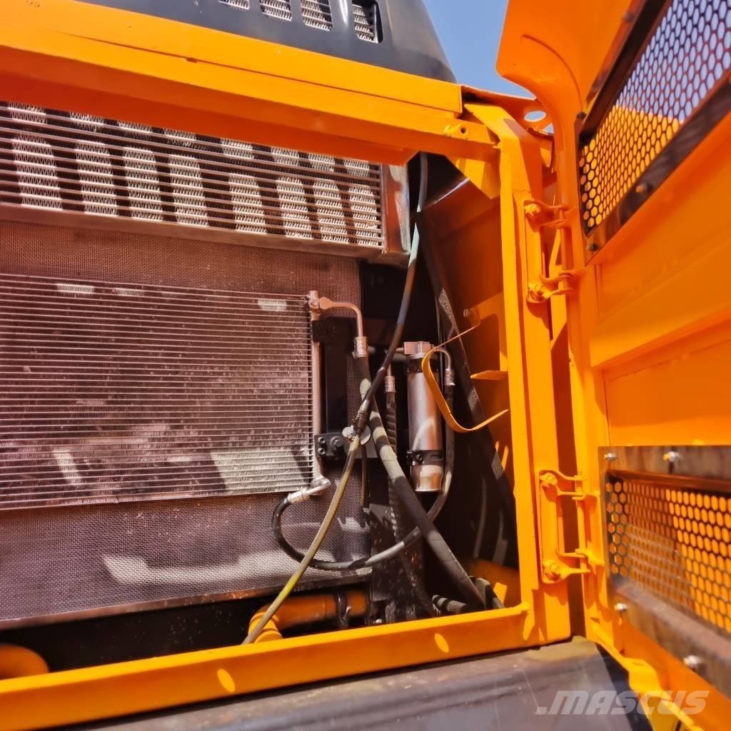 Sany SY 335 H حفارات زحافة