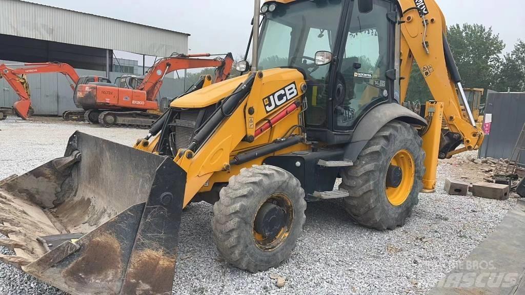 JCB 3CX لوادر ذات جرافات عكسية