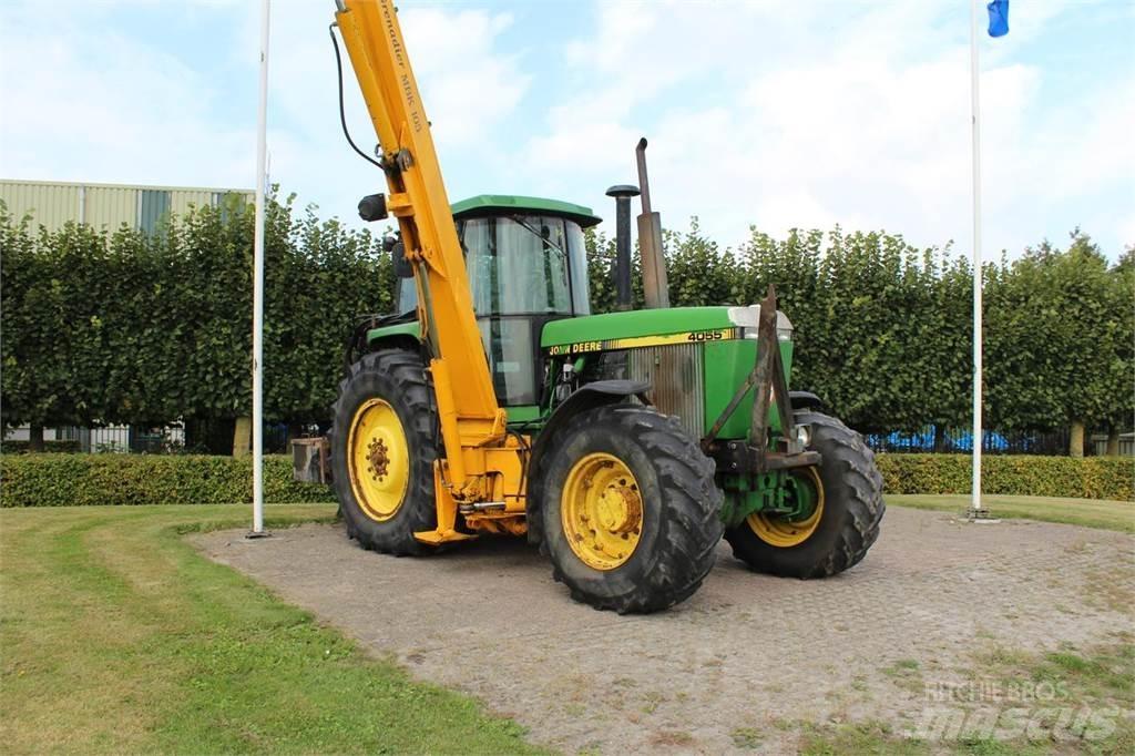 John Deere 4055 الجرارات